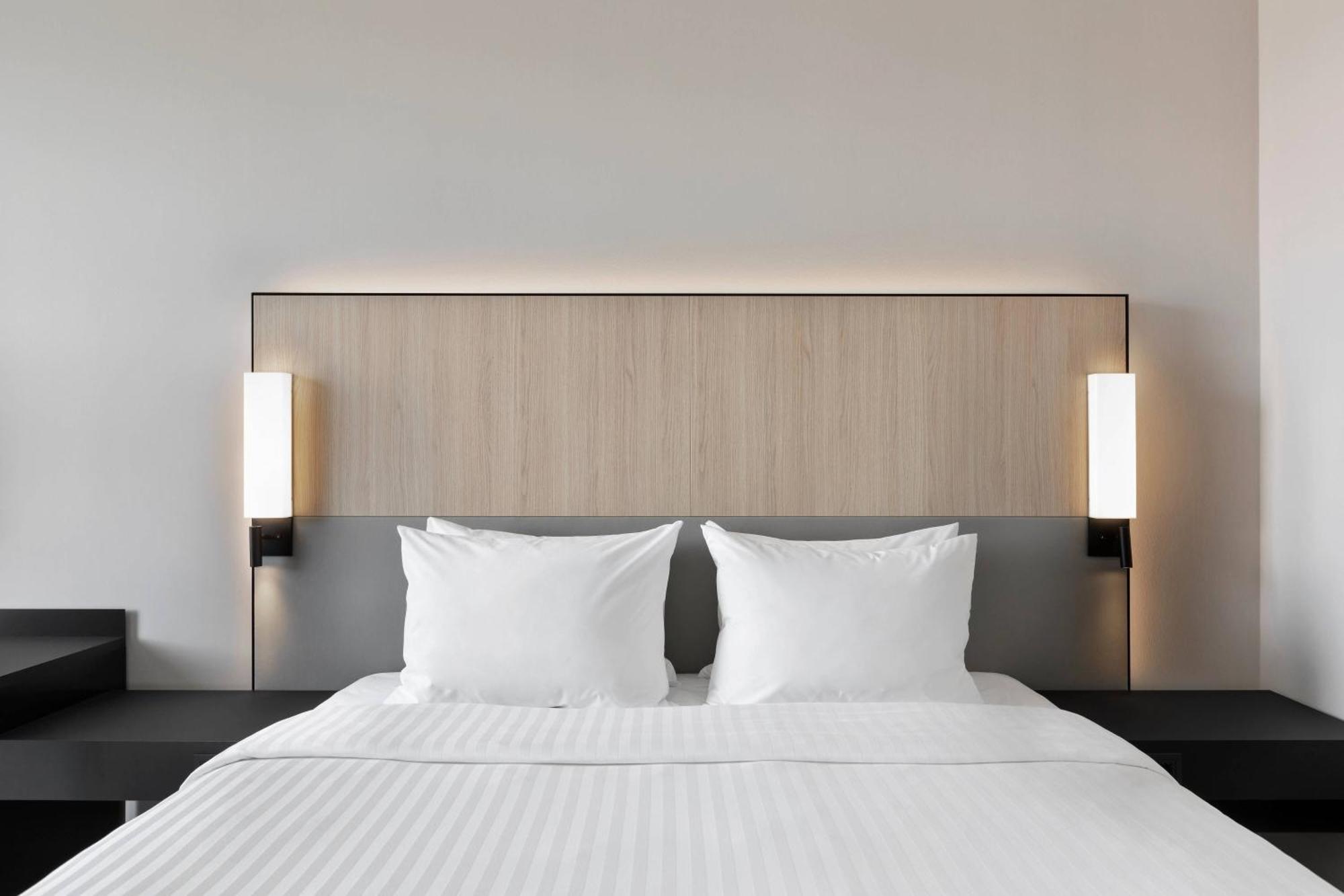 Отель Courtyard By Marriott Freiburg Экстерьер фото